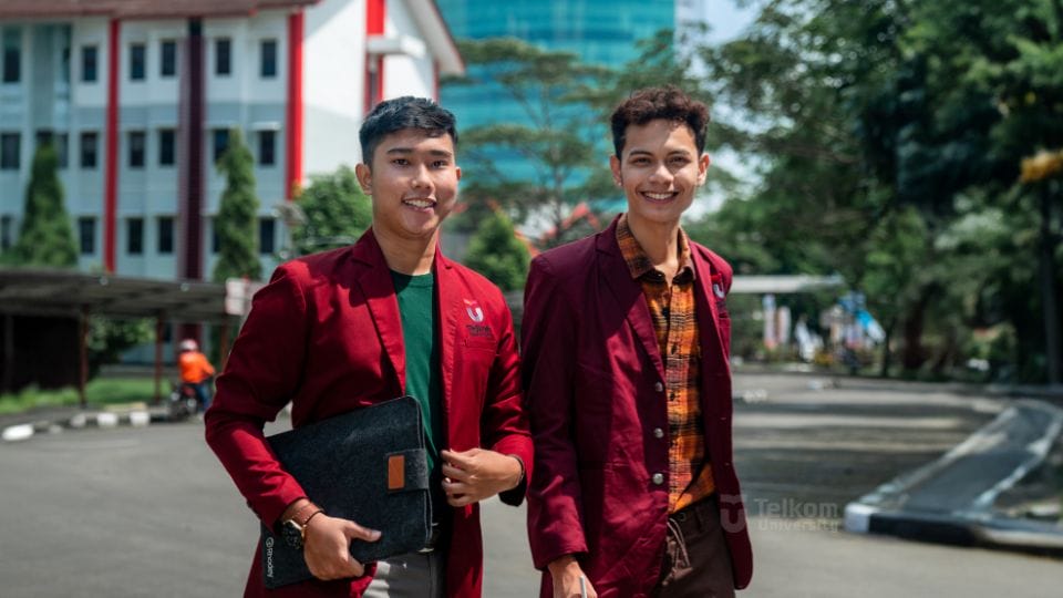 universitas internasional